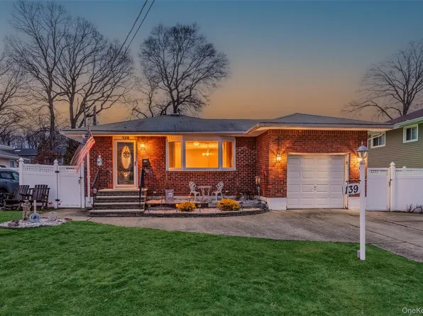 139 N Linden Street, Massapequa, NY 11758