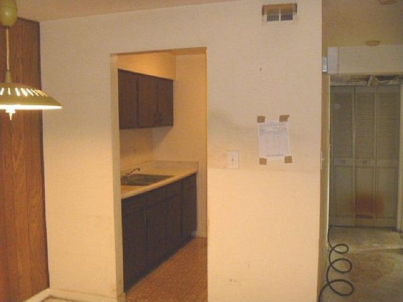 5th image of 1511 N Windsor Dr APT 205