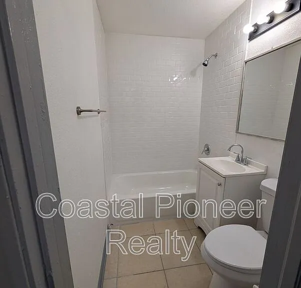 3721 N Whittier St — Photo 28