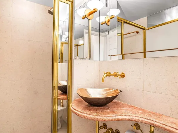 174 East 74th Street image 9 of 11