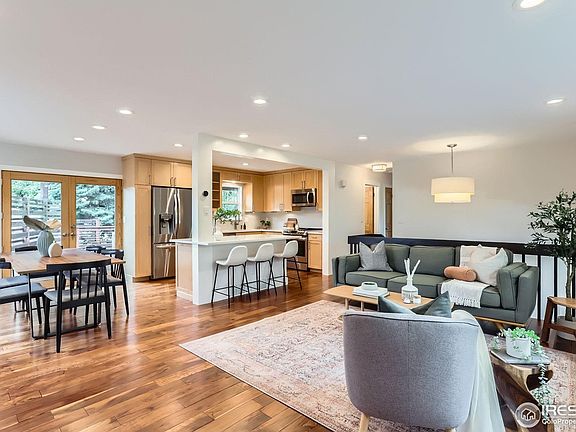 3rd image of 2550 Woodstock Pl
