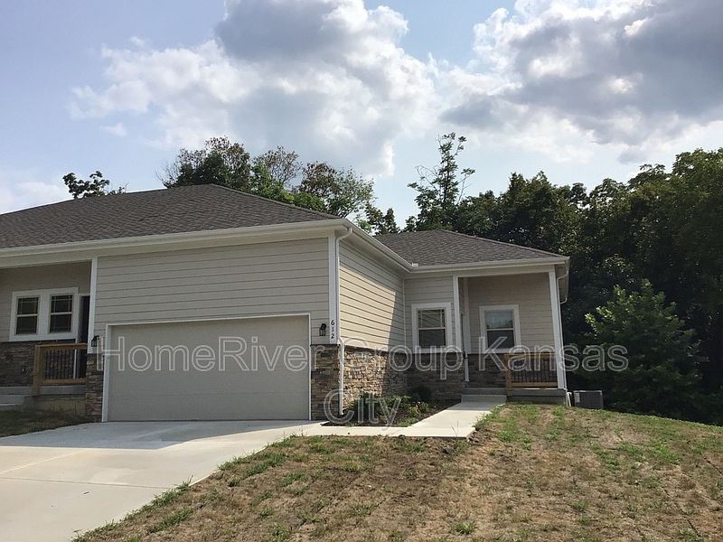 1st image of 612 N 74th St