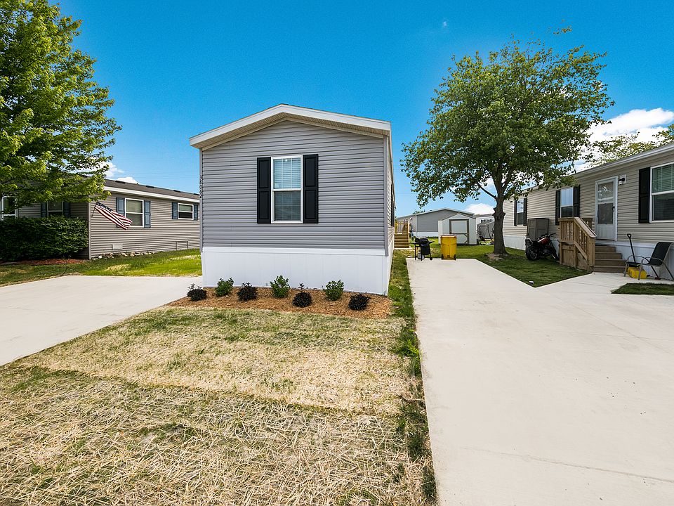 1st image of 47 Bluebird Hill Dr #123