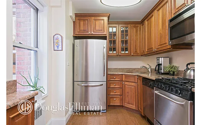 Sold by Douglas Elliman | media 23