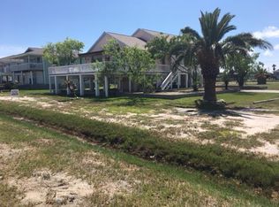 903 S Austin St, Rockport, TX 78382