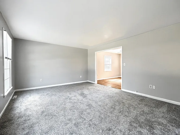 1676 Taylor Dr — Photo 14