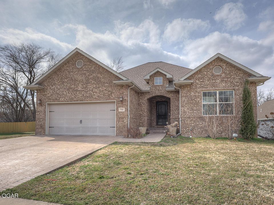 1st image of 714 Golf Rd