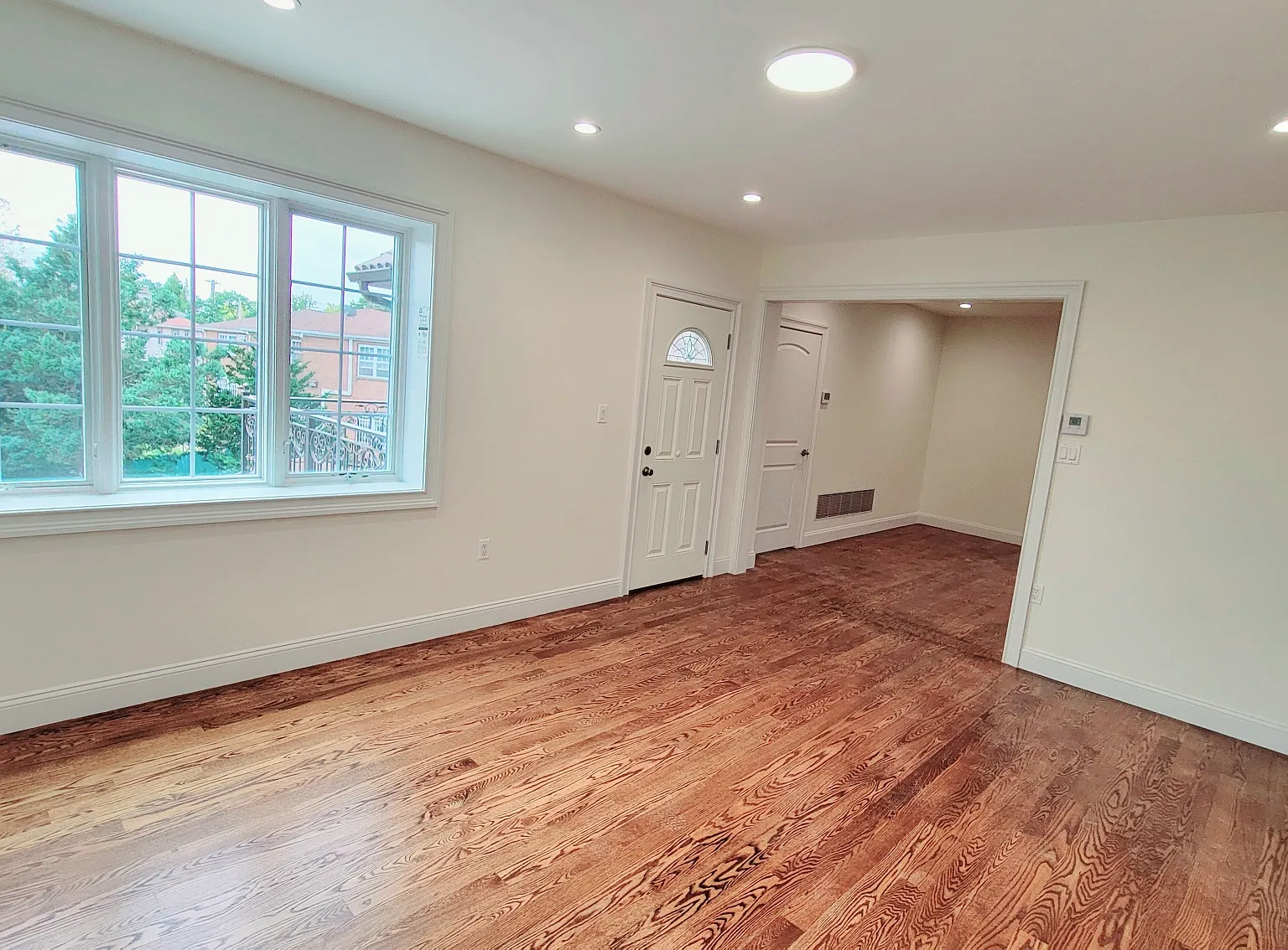 204th St, Bayside — Photo 4
