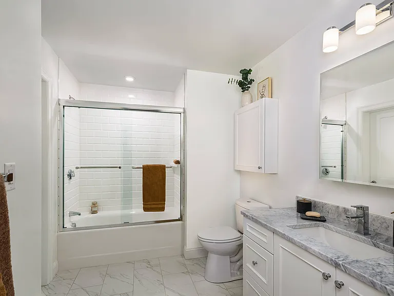 The Adams at Hancock Village - Bathroom
