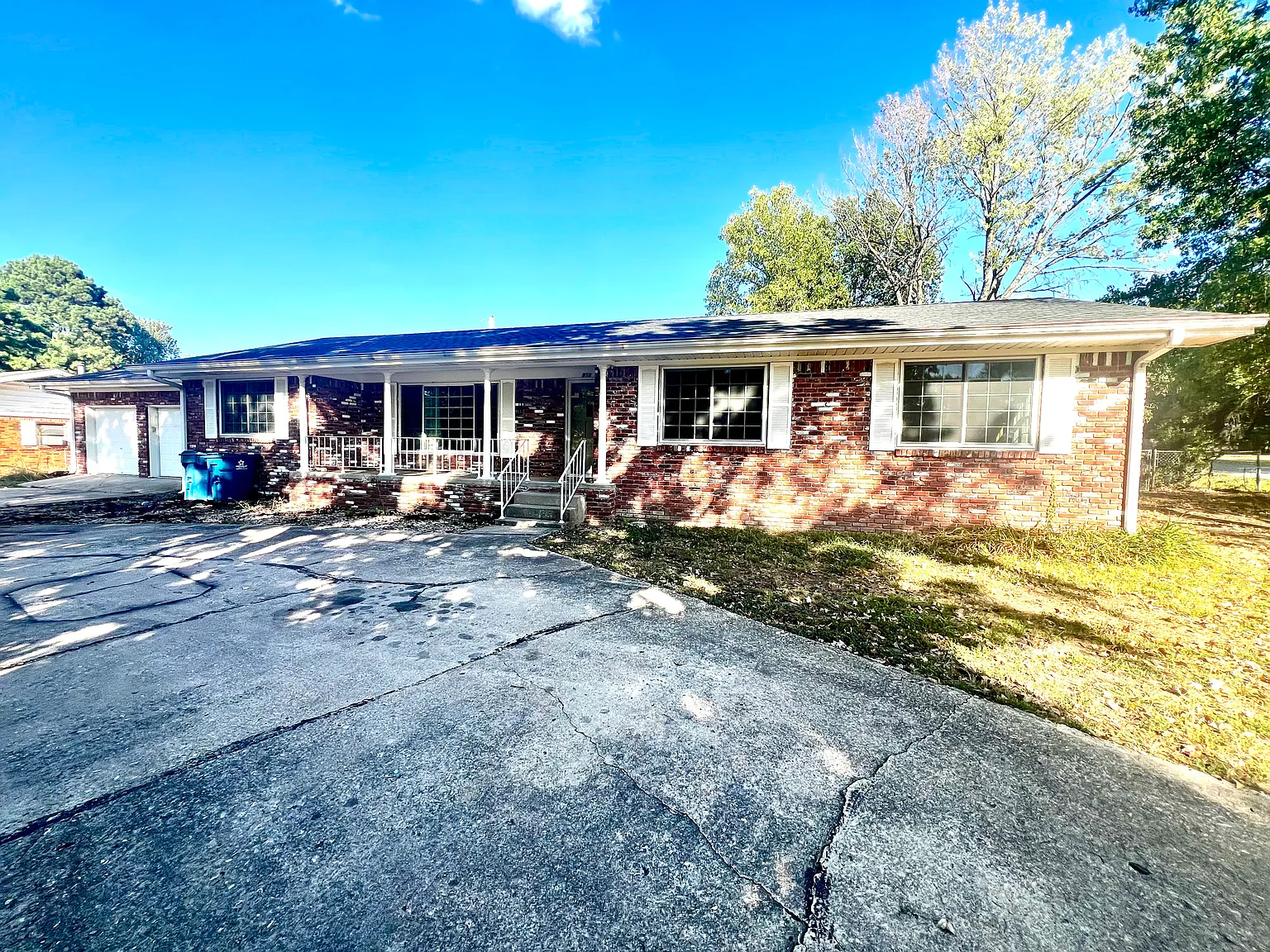 3 bed, 1.5 bath, 1750 sqft, $1,500 — Photo 1