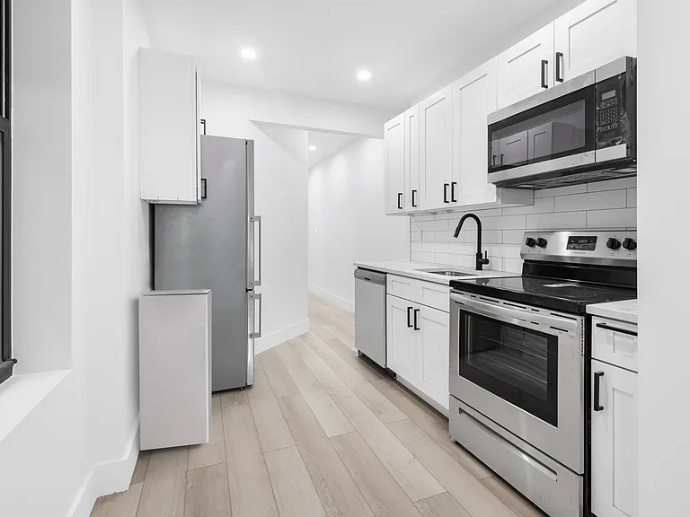 34-32 43rd St #3R — Photo 4