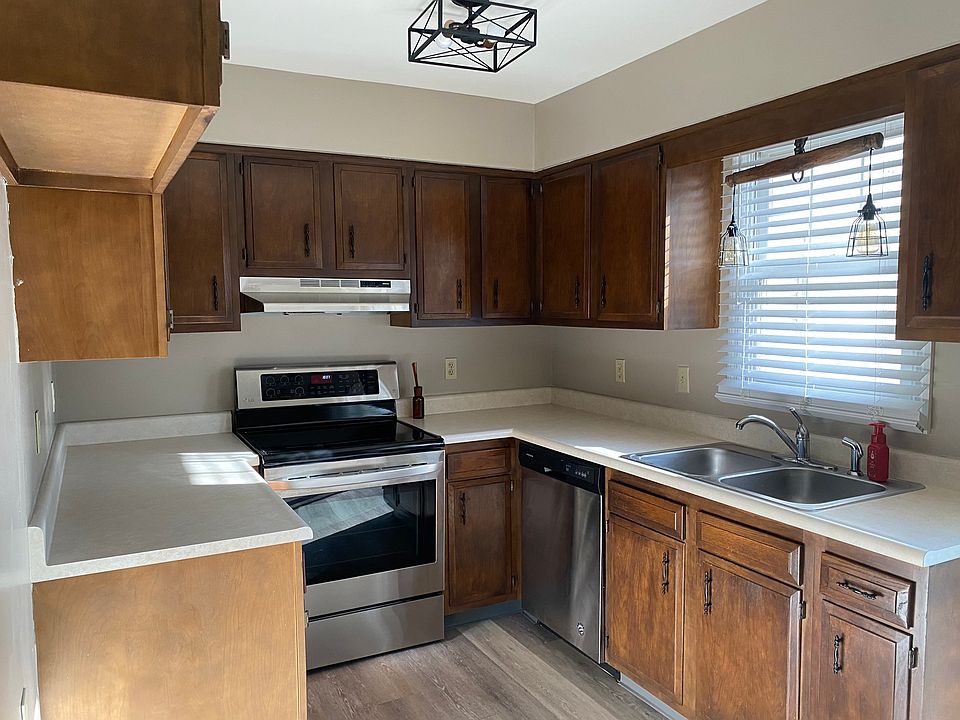 Stylish kitchen off dining room