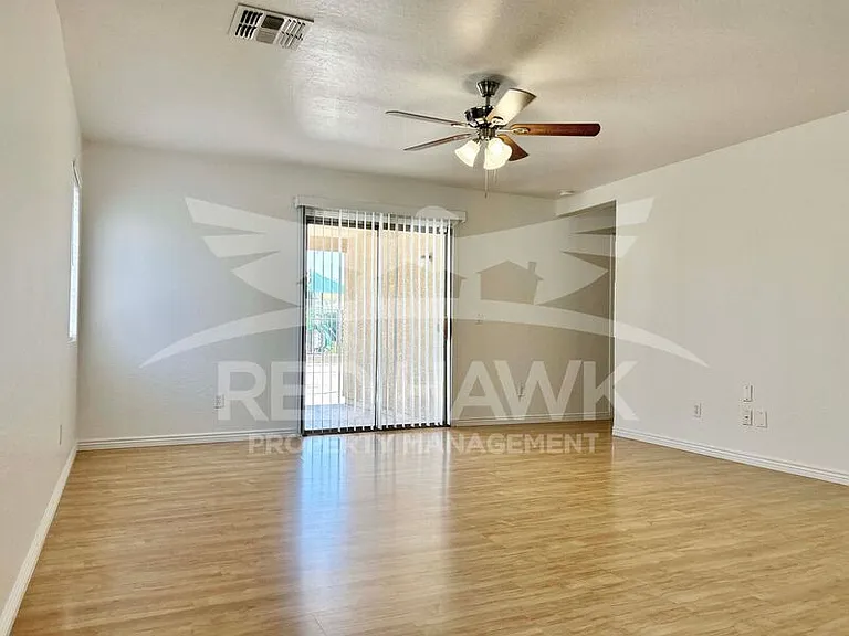 3106 S 100th Ln — Photo 4