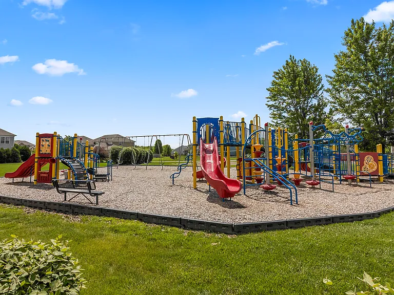 12683 White Chapel Cir — Photo 49
