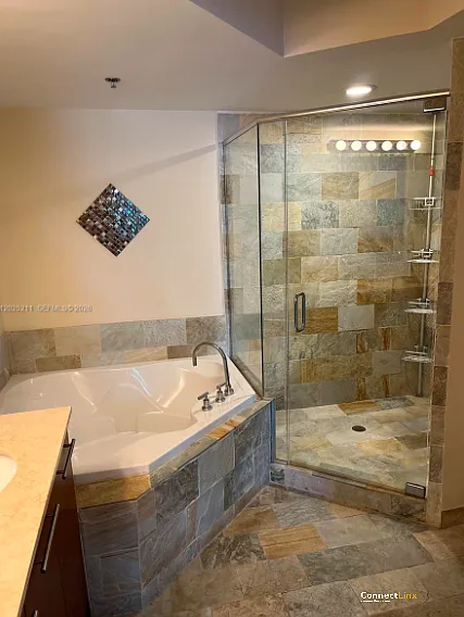 2681 N Flamingo Rd — Photo 5