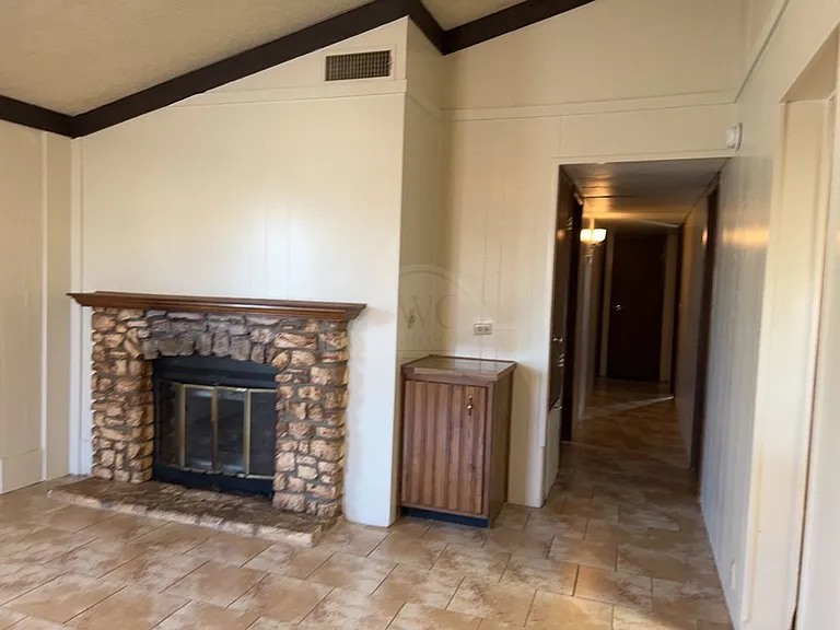 3104 Julie Ln — Photo 5