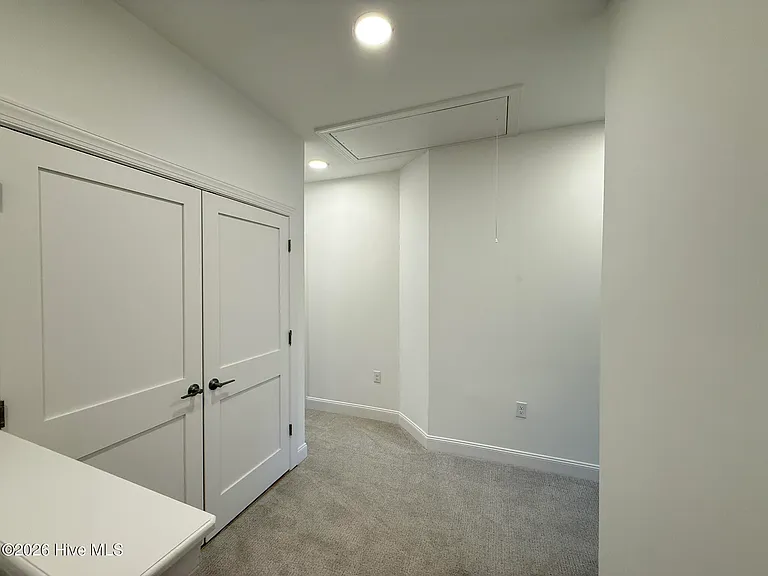 355 James St — Photo 18