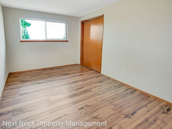 2nd image of 1021 124th St S