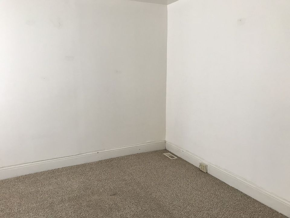 2nd image of 602 W 3rd St #1