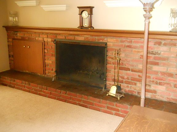2nd image of 1239 Sunningdale Dr