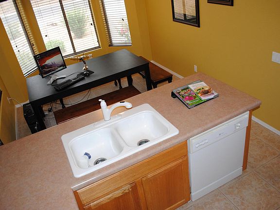 5th image of 2424 N Adair