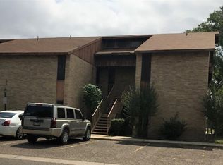 100 W Aurora Dr #B, Laredo, TX 78041