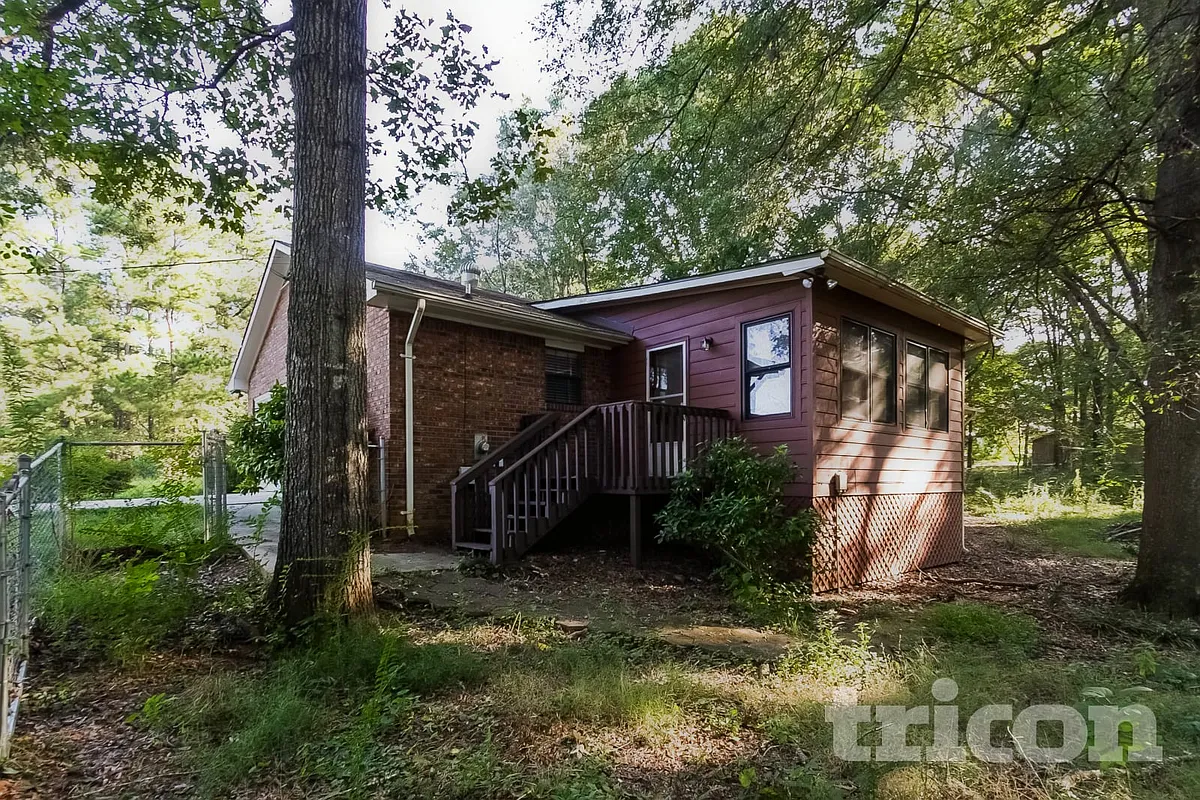 Building Photo - 110 Belair Trl