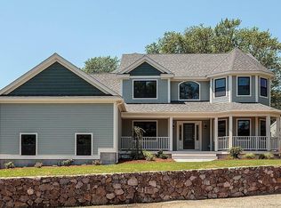 44 Oak St, Stoneham, MA 02180