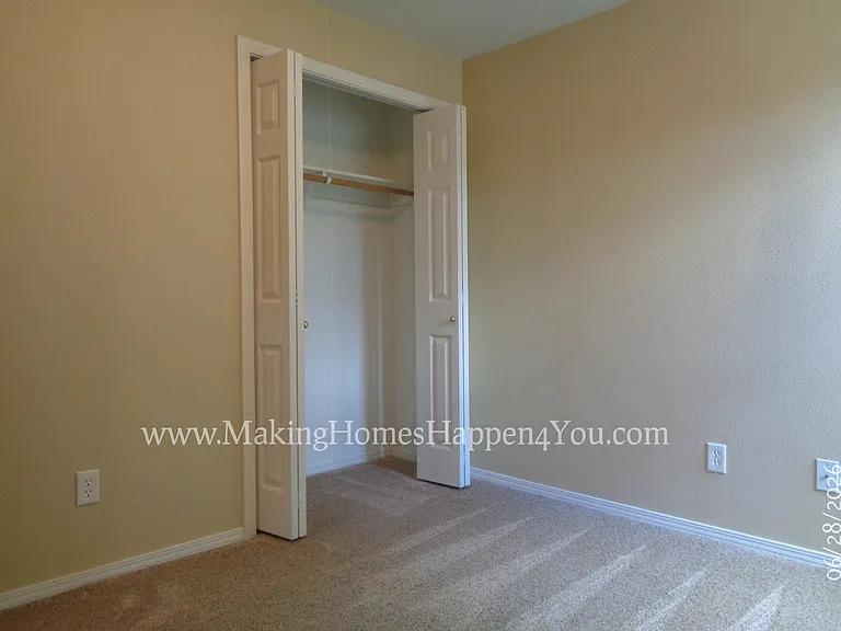 260 SW Oregon Trail Dr — Photo 32