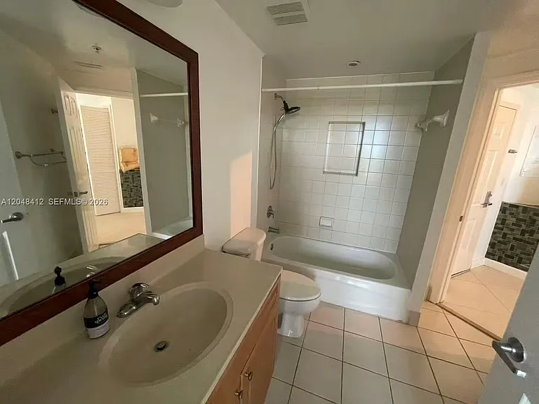 2600 SW 27th Ave #708 — Photo 7