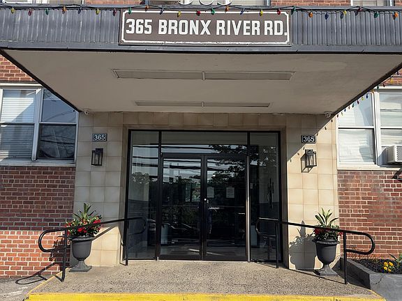 3rd image of 365 Bronx River Road #3J