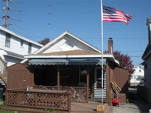 2nd image of 130 W Juniper Ave