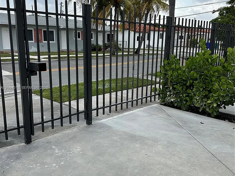 551 SW 57th Ave #1 — Photo 23
