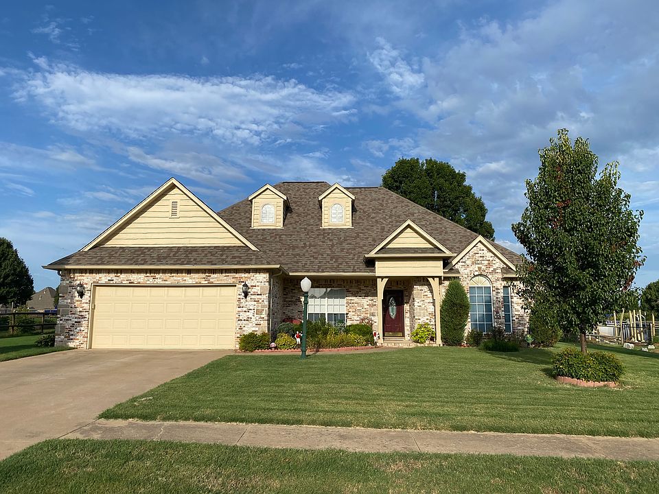 1st image of 1205 S Mockingbird Ln