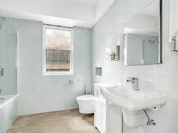 321 East 48th Street image 5 of 8