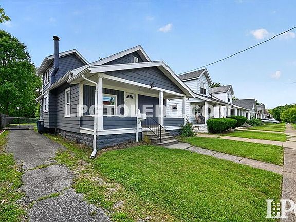 3rd image of 544 Woodsdale Ave