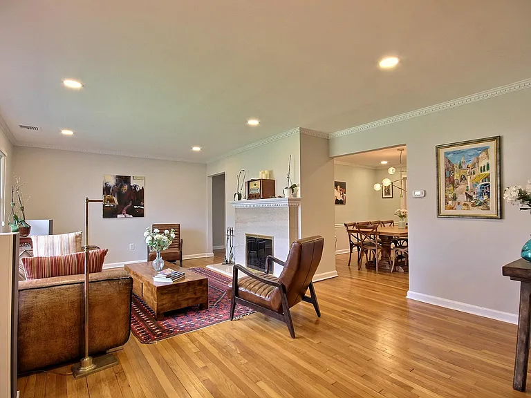 50 Woodmere Ln — Photo 6
