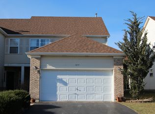 1073 Viewpoint Dr, Lake In The Hills, IL 60156