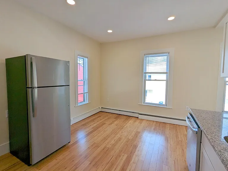 12 Cameron Ave #7 — Photo 3