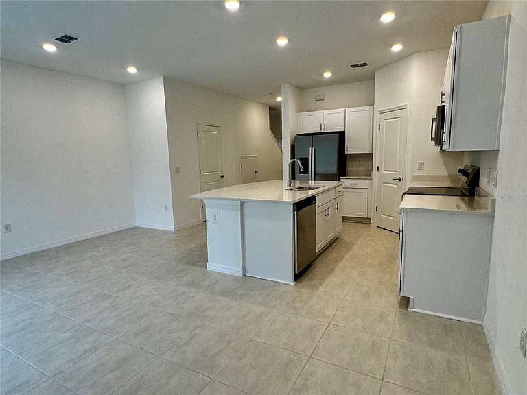 3037 Canary Ave — Photo 6