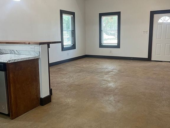 5th image of 1017 Deer Glade Ln