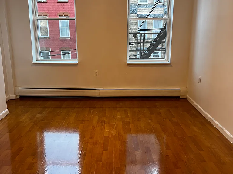 349 Grove St #3R — Photo 5
