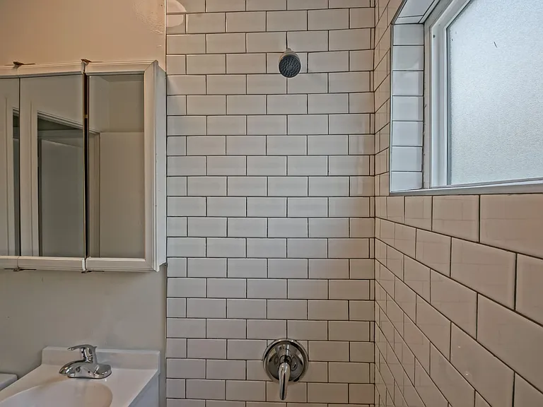 2307 Carnegie Ln — Photo 24