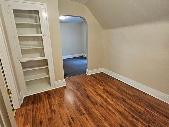 3rd image of 120 Richmond Ave #4