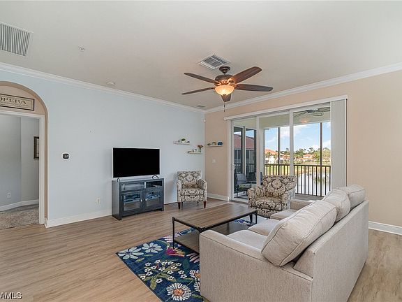 4th image of 5660 Chelsey Ln APT 204