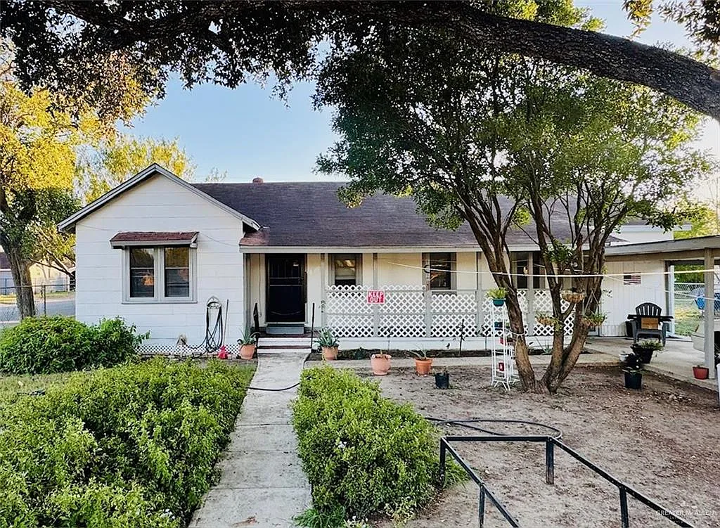 3 bed, 2.0 bath, 1292 sqft, $1,275 — Photo 1
