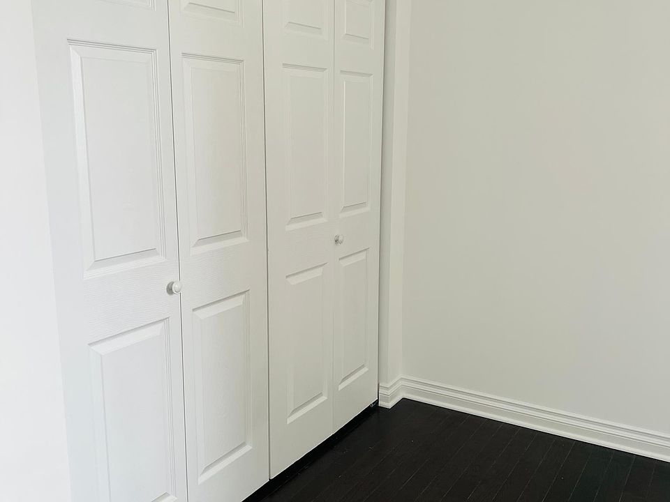 1st image of 255 W 22nd Pl Floor 3