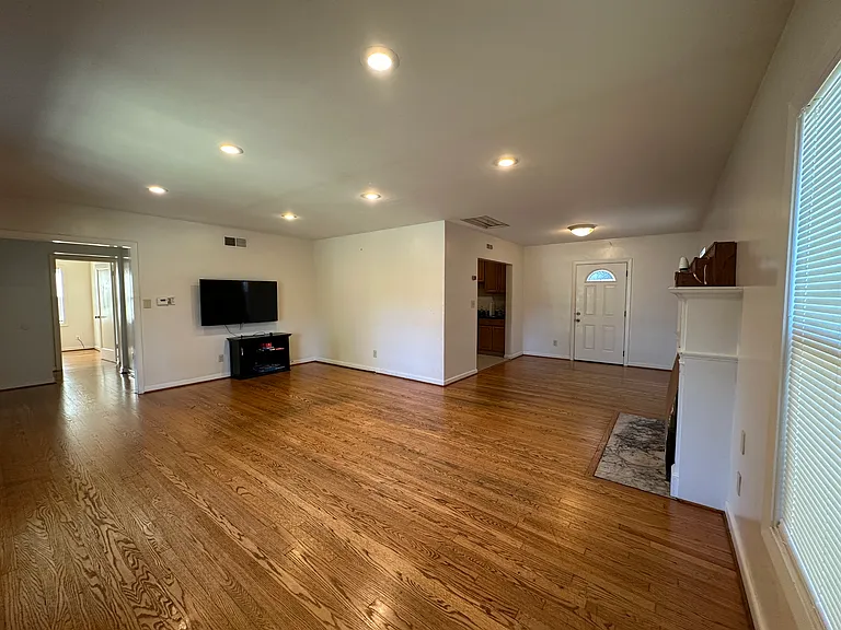 627 W Euclid Ave — Photo 3