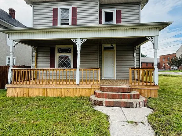 338 E Hawthorne St, Covington, VA 24426