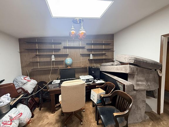 5th image of 871 S La Mesa Dr
